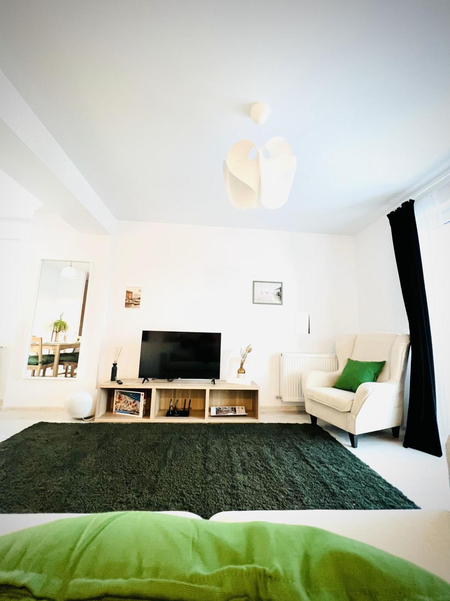 Airport Gardens Loft *