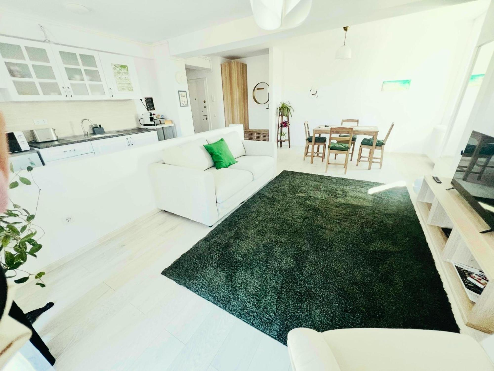 Airport Gardens Loft *